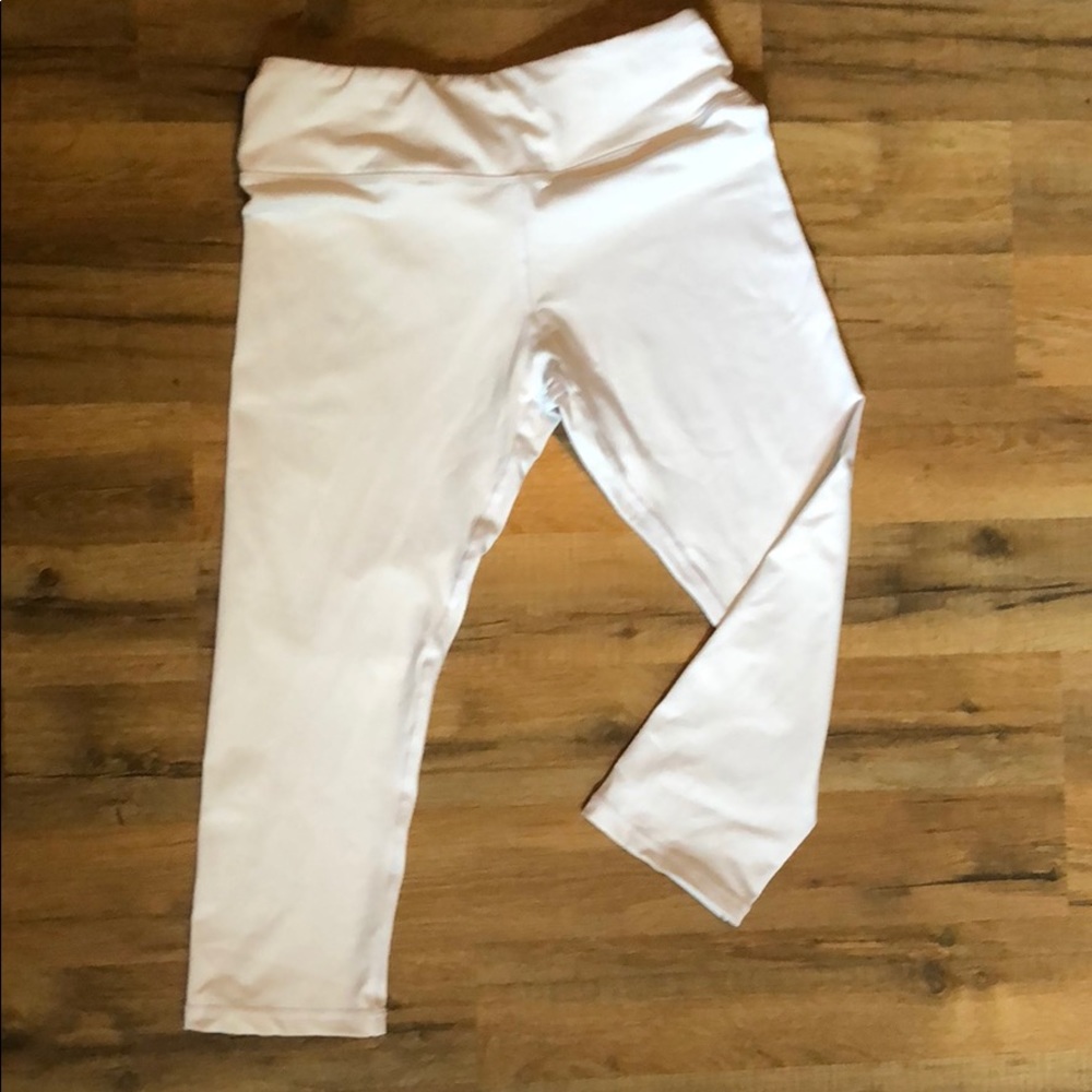 IAB Mfg 2.0 Fitness Capri Snow White
